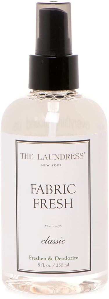 The Laundress fresh spray deodorizer smells like clean laundry.