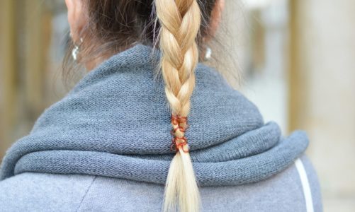 5 huiles essentielles qui cassent les élastiques pour les cheveux.